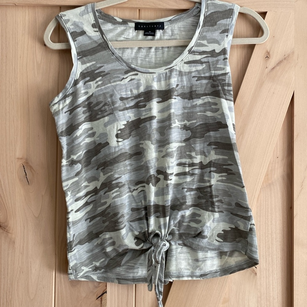 SANCTUARY tie bottom camo tank-like new! (Med)